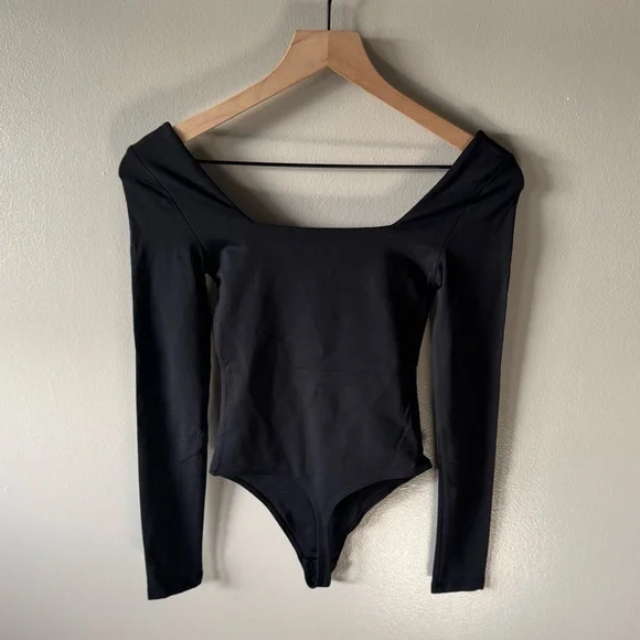 BABATON by Aritzia Long Sleeve Bodysuit - Picture 4 of 13
